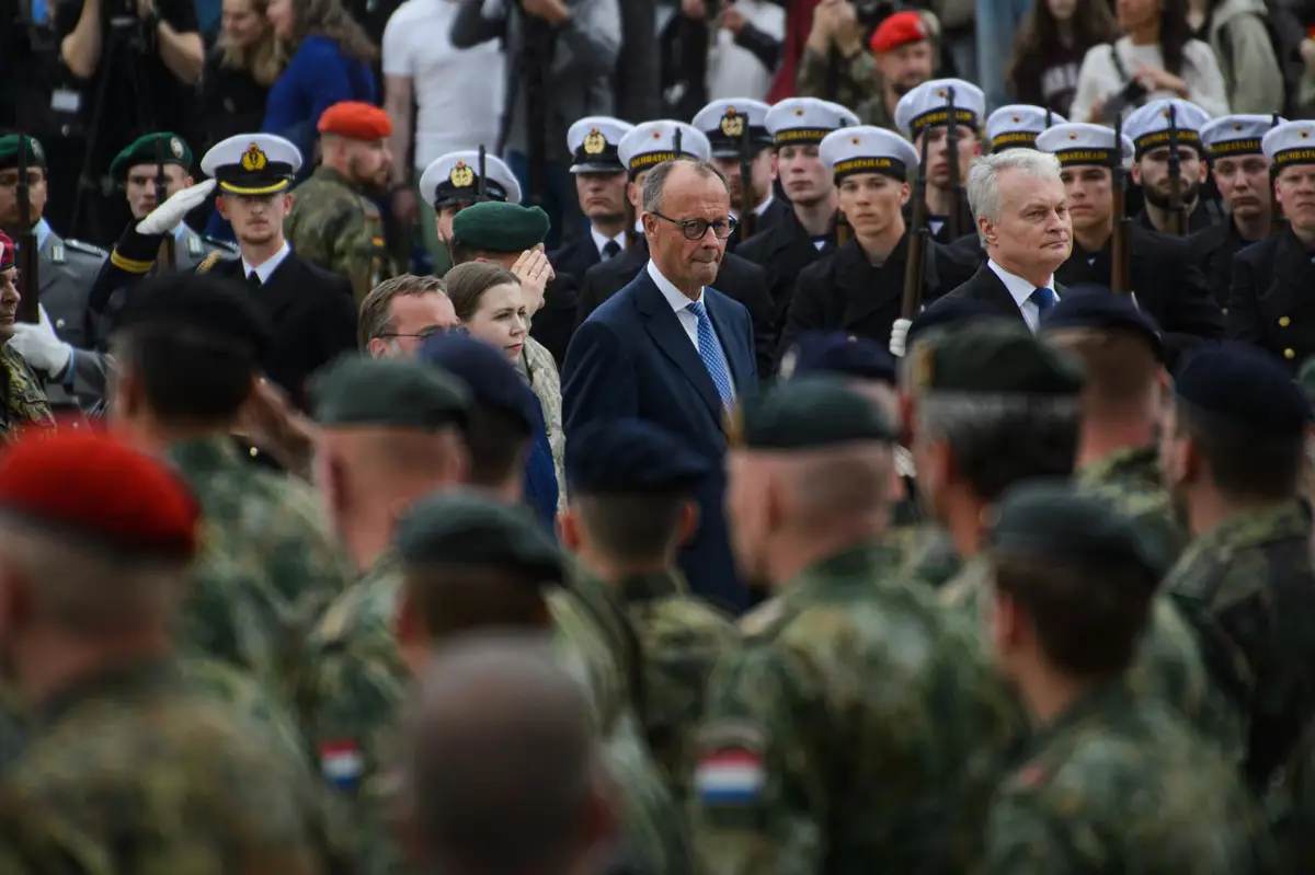 Los alemanes de 17 a 45 años deben solicitar autorización militar para salir del país más de