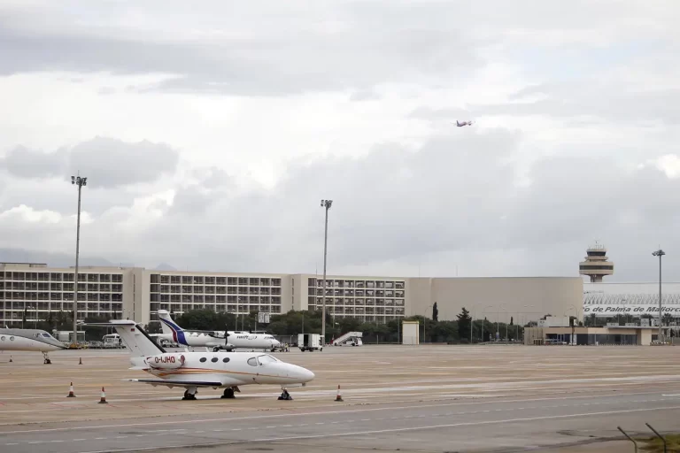 Los aeropuertos de Baleares operan este Domingo de Pascua con un 11% menos de actividad que el año