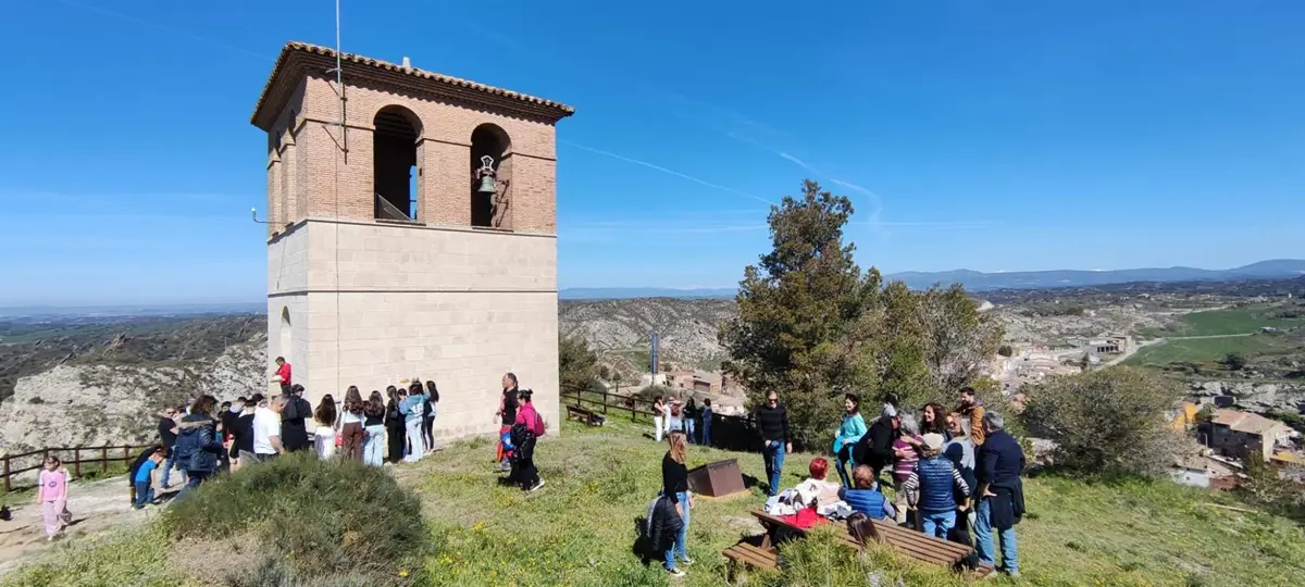 Alrededor de 500 personas asisten al 20 Día de la Serra en el Castell de San Esteban de Litera