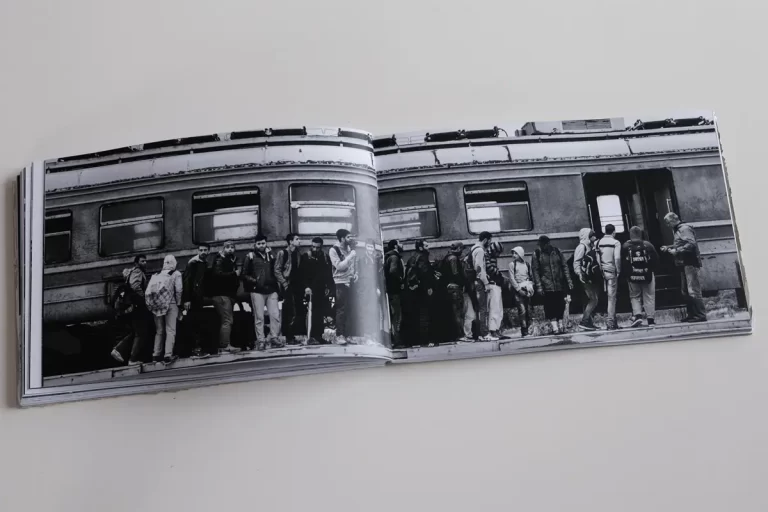 Tres fotógrafos baleares documentan la migración en los Balcanes, Madagascar y Sant Lluís