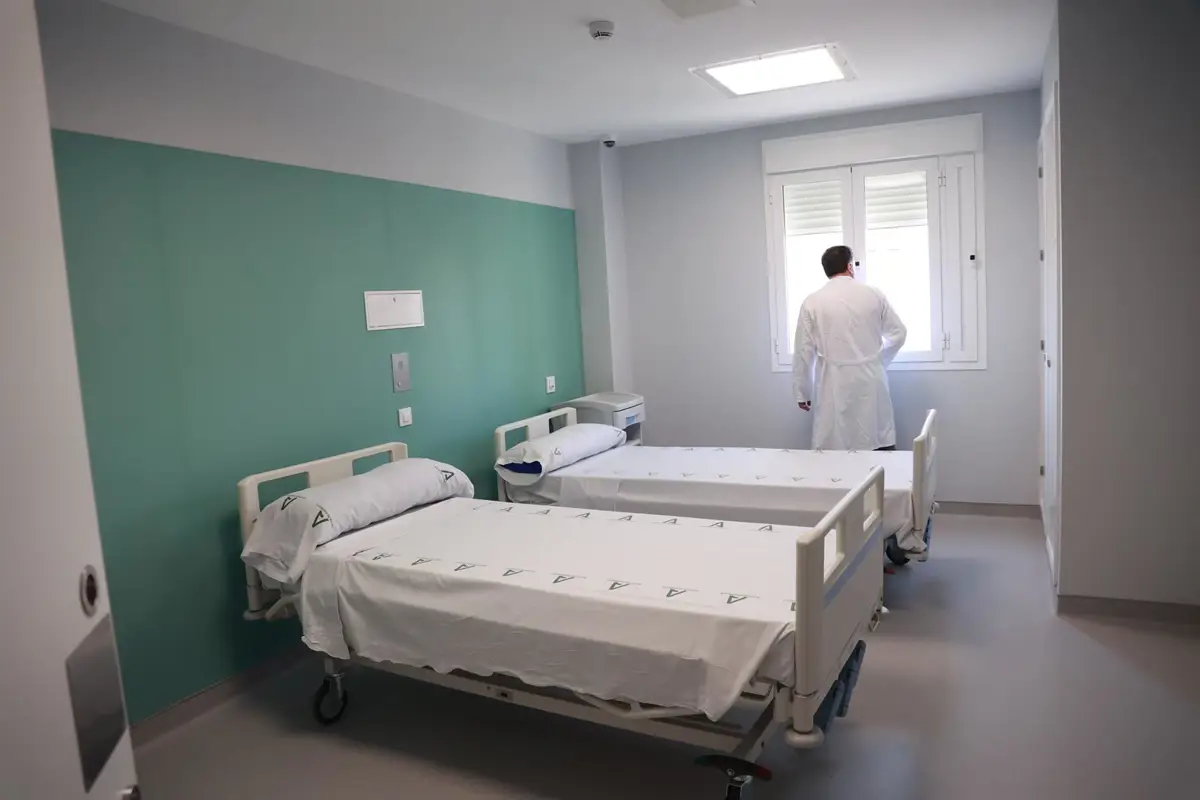 El 6,9% de los extremeños sintió el peso de los gastos médicos en 2025, comparado con el 5,6% de