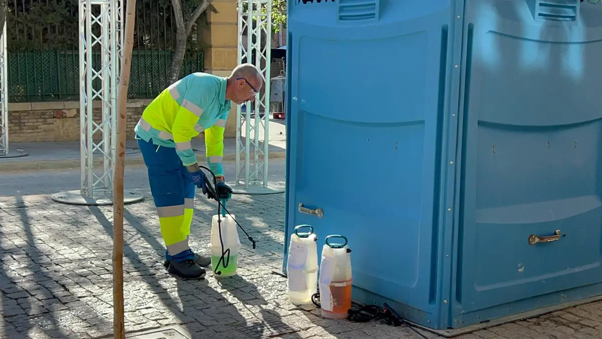 Murcia implementa una solución biotecnológica para combatir los malos olores durante las Fiestas