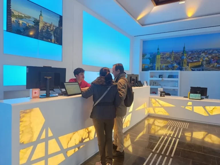 Las oficinas de turismo de Zaragoza reciben 8.297 visitantes en Semana Santa, un 17% de ellos