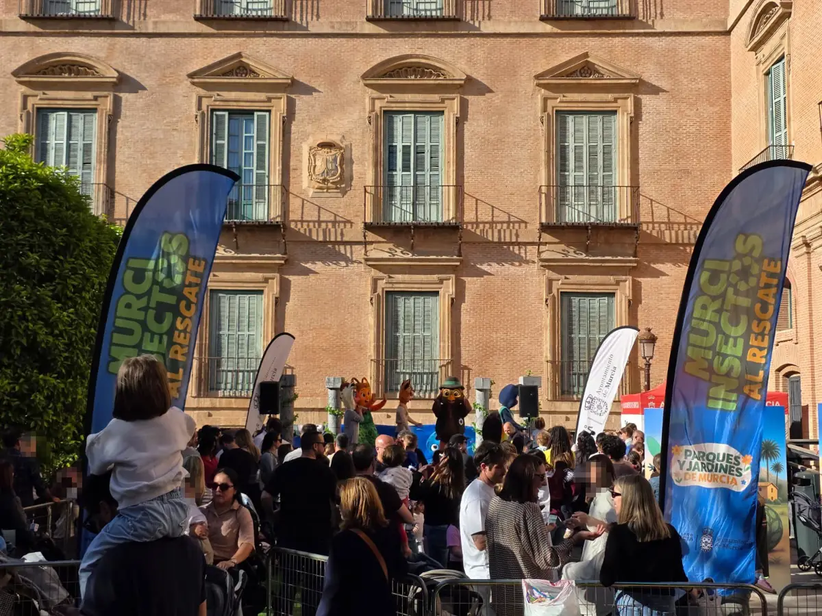 Las fiestas de primavera de Murcia amplían su oferta para niños con talleres y áreas de juegos