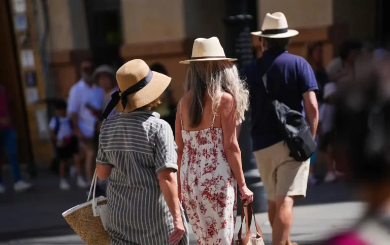 Hoteleros en Andalucía esperan una ocupación del 70% en las ciudades durante el puente de mayo