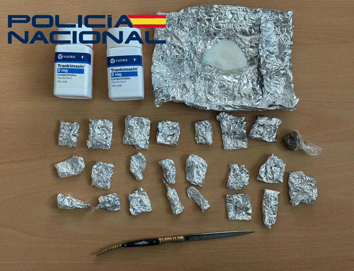 La policía desmantela un activo punto de venta de drogas en Mérida y arresta a dos individuos