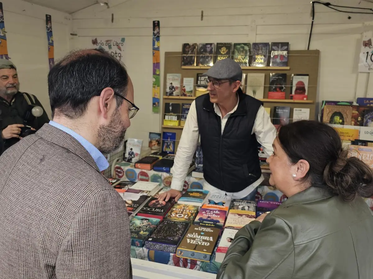 Comienza la Feria del Libro de Torrelavega, con más de veinte presentaciones en español durante