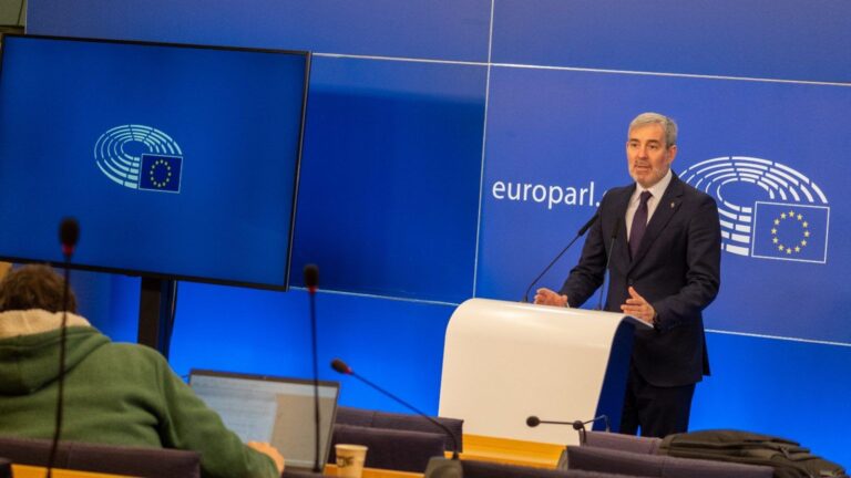 Clavijo aboga en Bruselas por medidas específicas para Canarias que impulsen su desarrollo