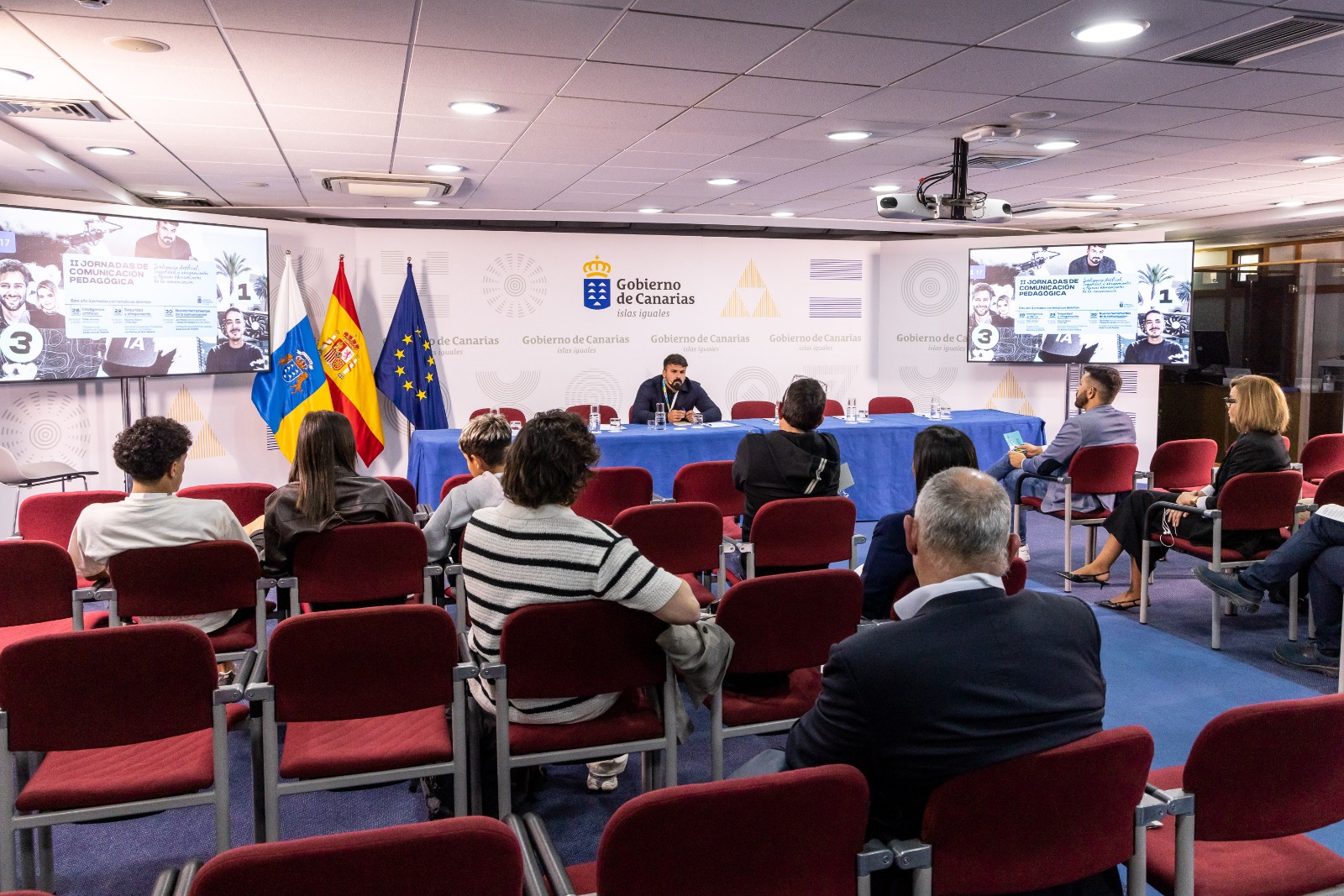 Las Jornadas de Comunicación abordan la importancia de informar de manera efectiva y ética.