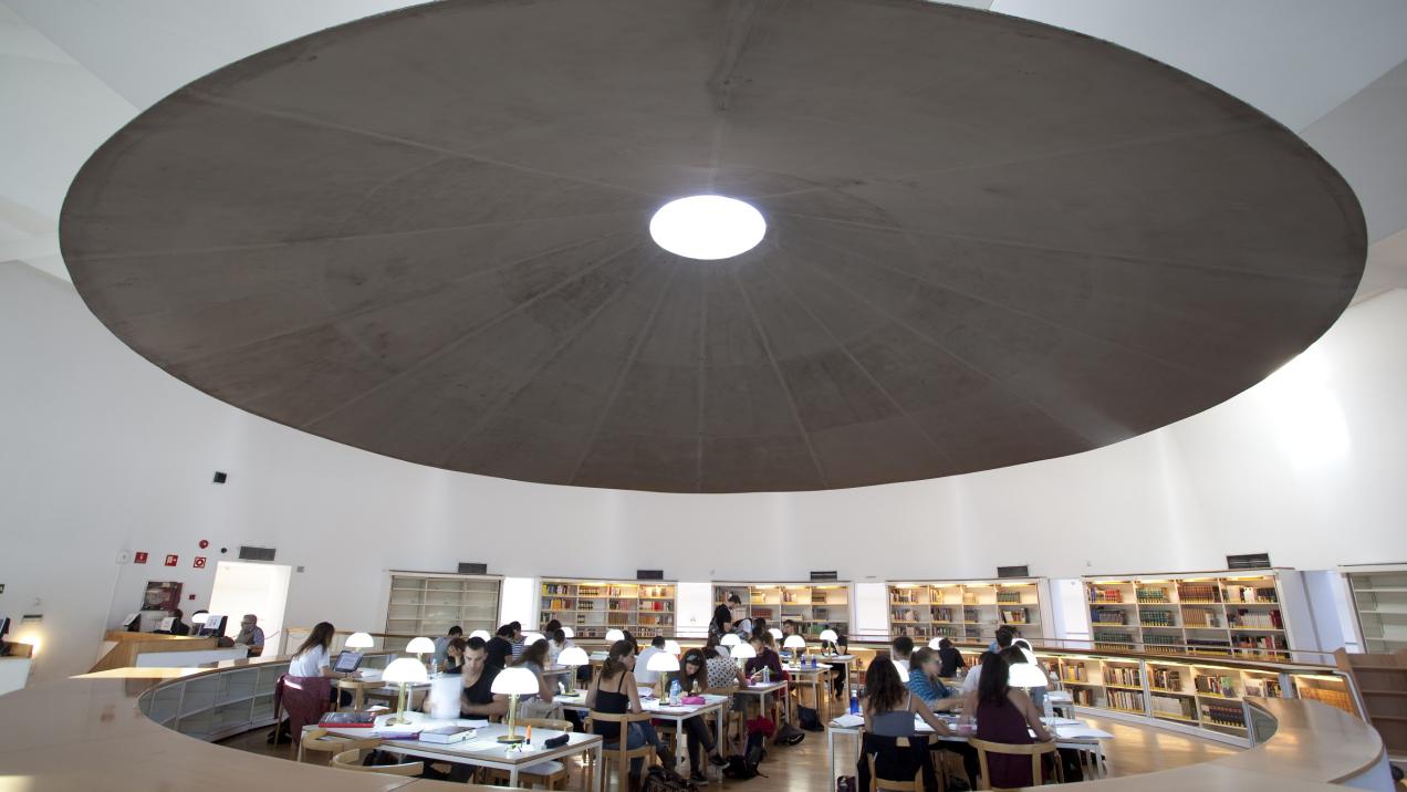 La Comunidad de Madrid extiende horarios de once bibliotecas para apoyar la preparación de