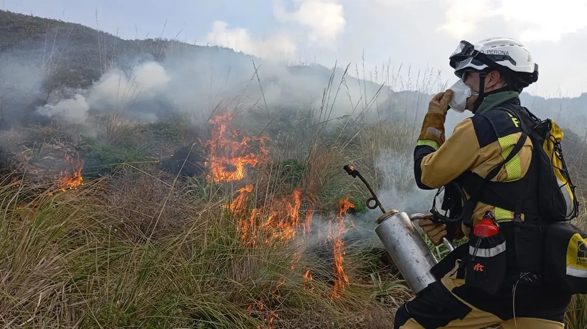 Comienza la temporada de alto riesgo de incendios: no se permite encender fuego en terrenos