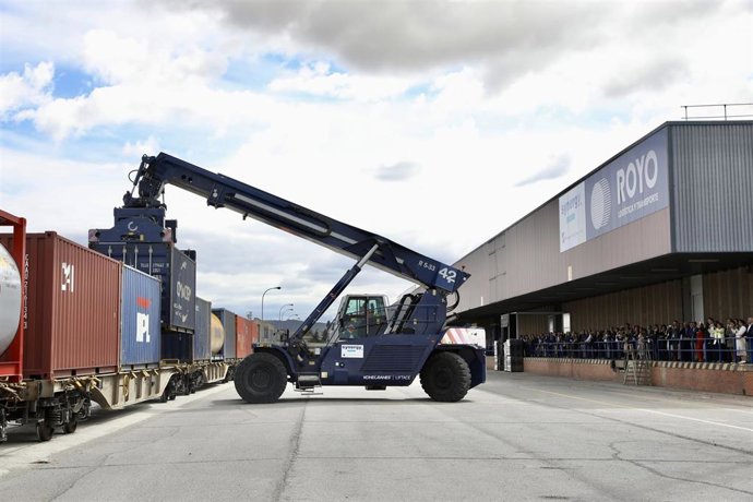 Archivo - Centro Log&iacute;stico Intermodal de La Rioja (CLIR) de Transportes Royo