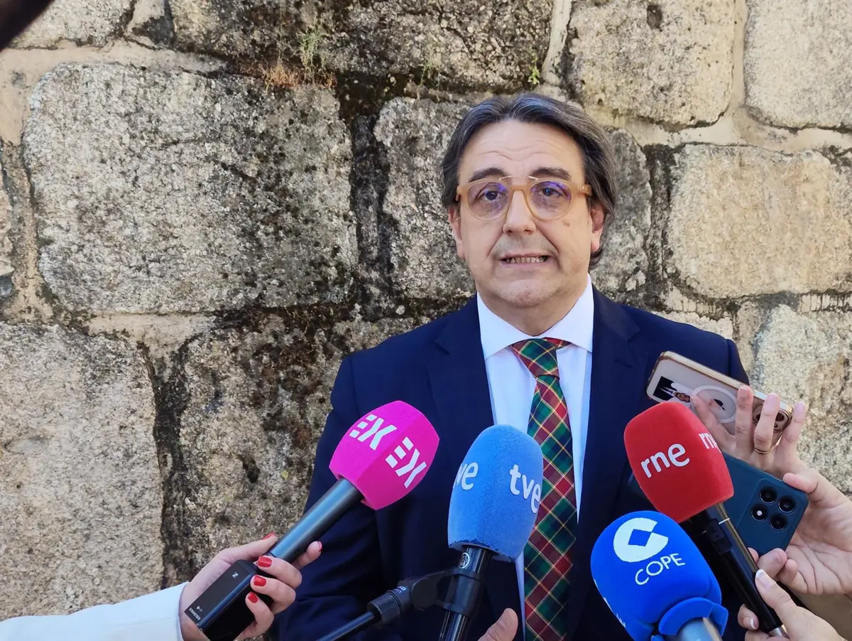 José María Vergeles deja su escaño en la Asamblea de Extremadura para regresar a su práctica