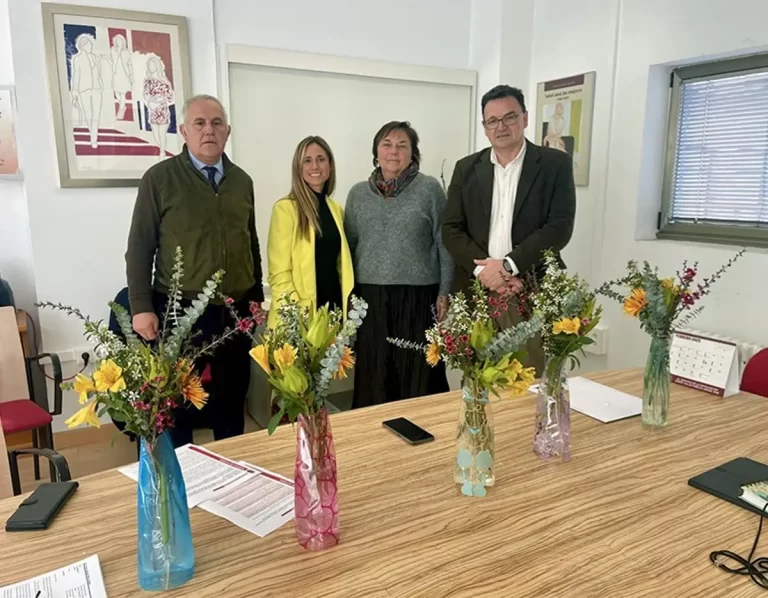 El Gobierno de Cantabria invita a regalar flores en el Día de la Madre