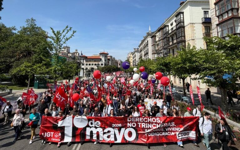 Cerca de 2.500 personas se manifiestan en Santander por "salario, techo y tiempo" en el 1 de mayo