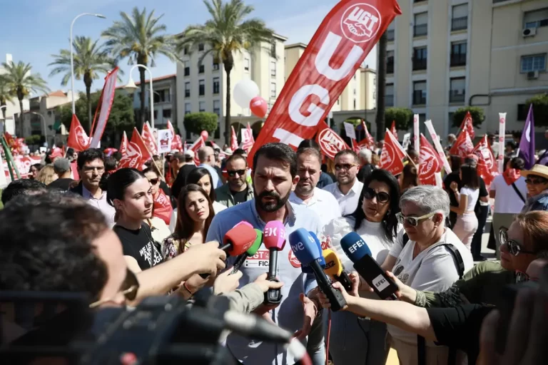 Sánchez Cotrina destaca la importancia del diálogo social ante los riesgos con el gobierno del PP