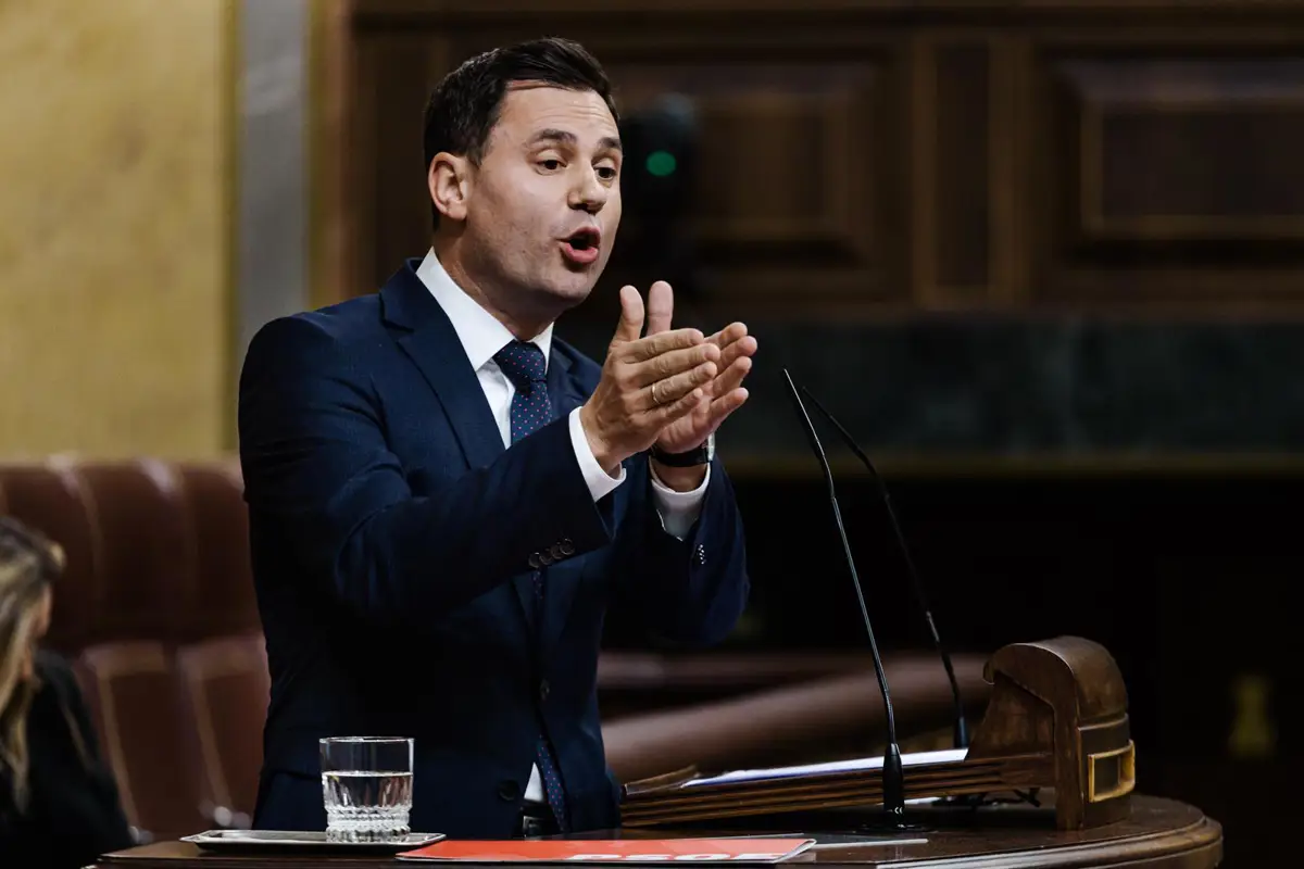 Dos ultras que acusaron a Cendón (PSOE) en el caso 'Tito Berni' aceptan seis meses de prisión