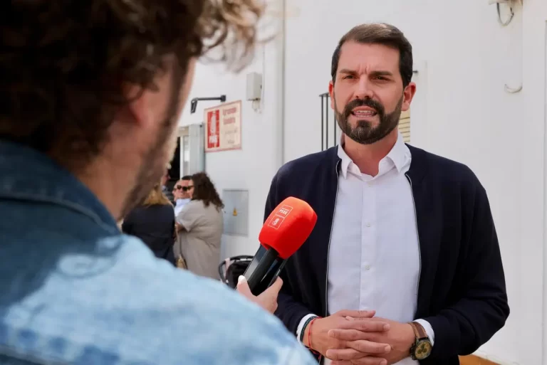 Sánchez Cotrina (PSOE) defiende la política tranquila de Fernández Vara ante la polarización