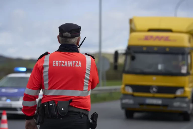 La Ertzaintza llevará a cabo en mayo dos operativos de control de vehículos pesados en vías