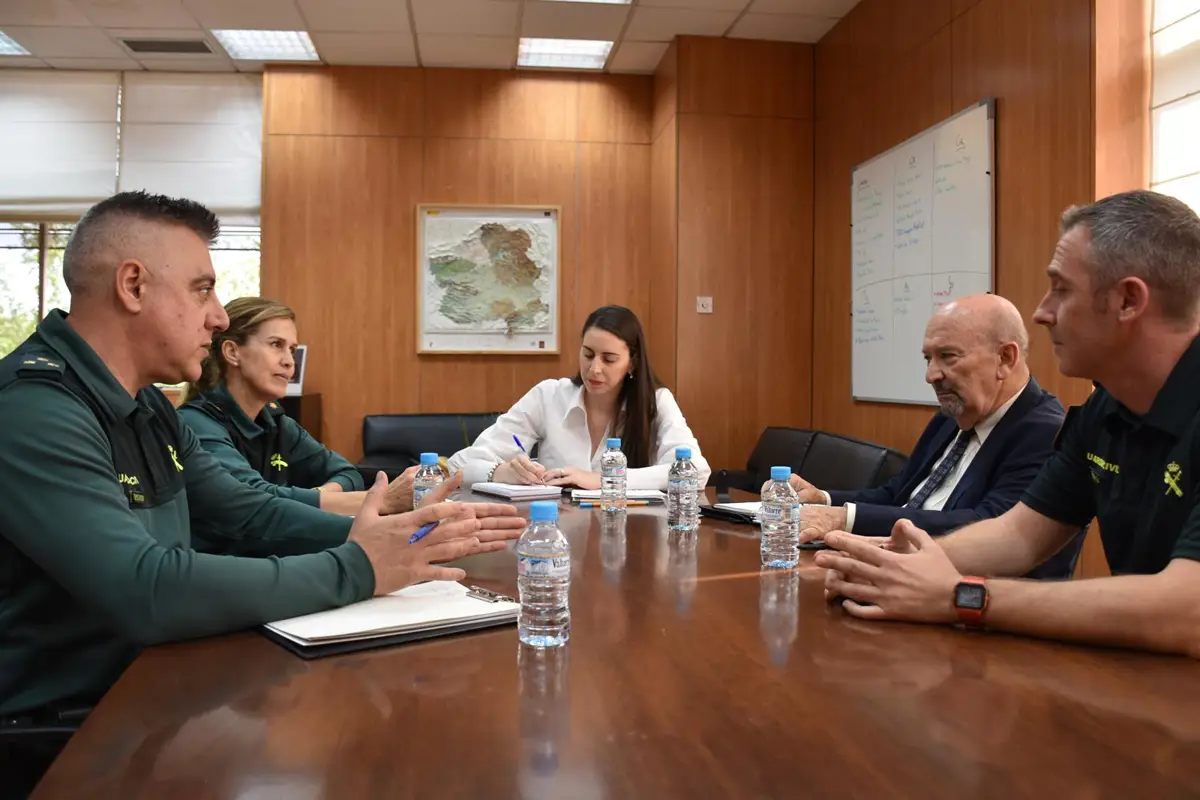 C-LM colabora con el equipo Pegaso de la Guardia Civil en la normativa de aeródromos restringidos