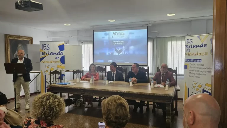 El ministerio resalta el fortalecimiento del liderazgo en escuelas a través de un nuevo proyecto