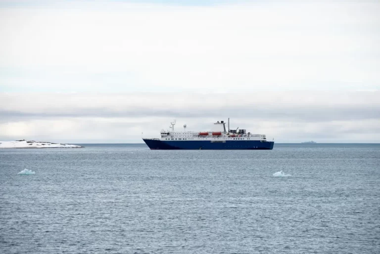 Salud confirma que los cinco catalanes en el crucero con hantavirus están en buen estado de salud