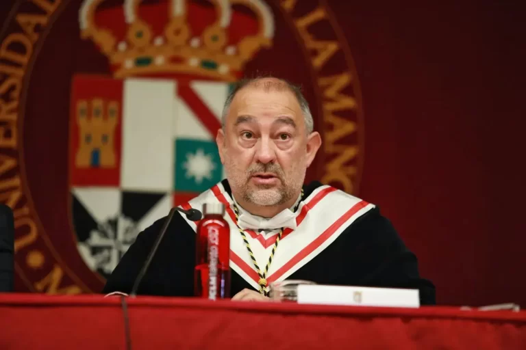 El rector de la Universidad de Castilla-La Mancha es el único candidato para presidir la CRUE en