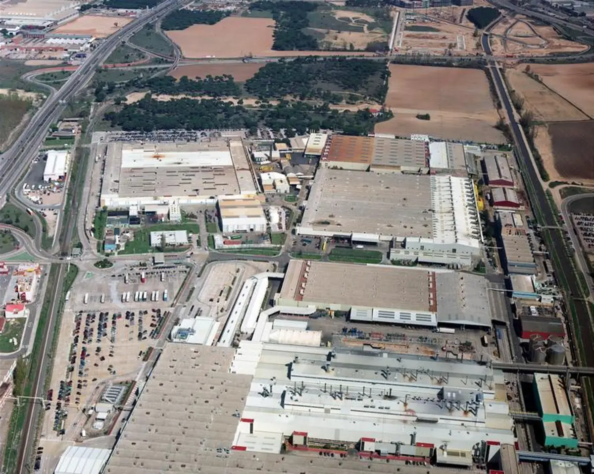 Renault frena la entrega de autos en España y ajusta su propuesta de convenio colectivo