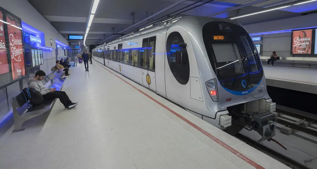 Euskotren habilitará un servicio especial en la Línea 3 de Metro para el concierto de la Oreja de