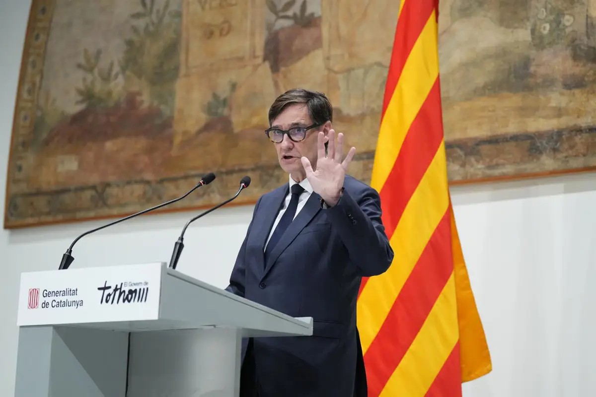 Illa critica a Feijóo y Abascal por "enfrentar" durante la crisis del hantavirus