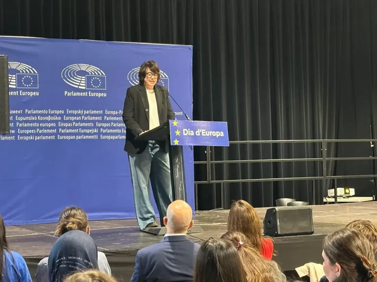Riba (ERC) advierte que la batalla democrática del siglo será digital: Europa enfrenta un reto
