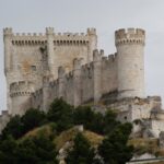 Turismo en Valladolid: una travesía entre castillos, literatura y el curso del Canal