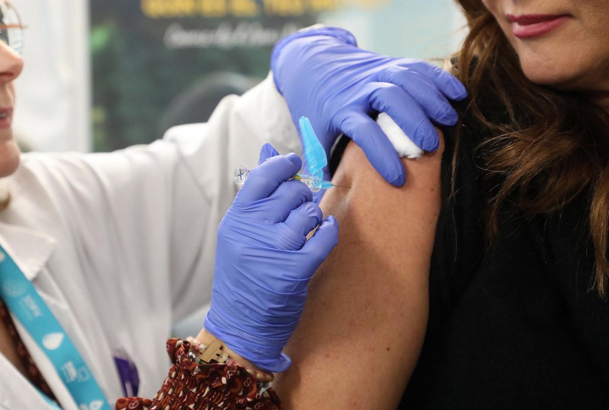 Sanidad aplica alrededor de 1,2 millones de vacunas contra la gripe en la Comunitat Valenciana