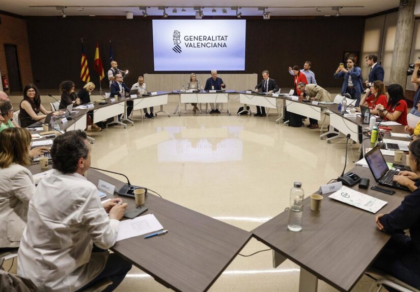 Educación aumenta la propuesta de salario para docentes a 200 euros mensuales hasta 2028