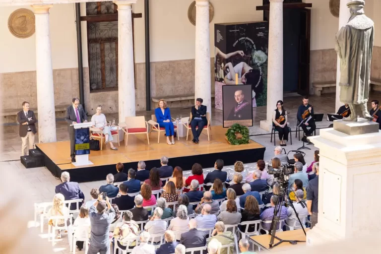La UV rinde tributo al rector Peset en el 85 aniversario de su fusilamiento como un científico