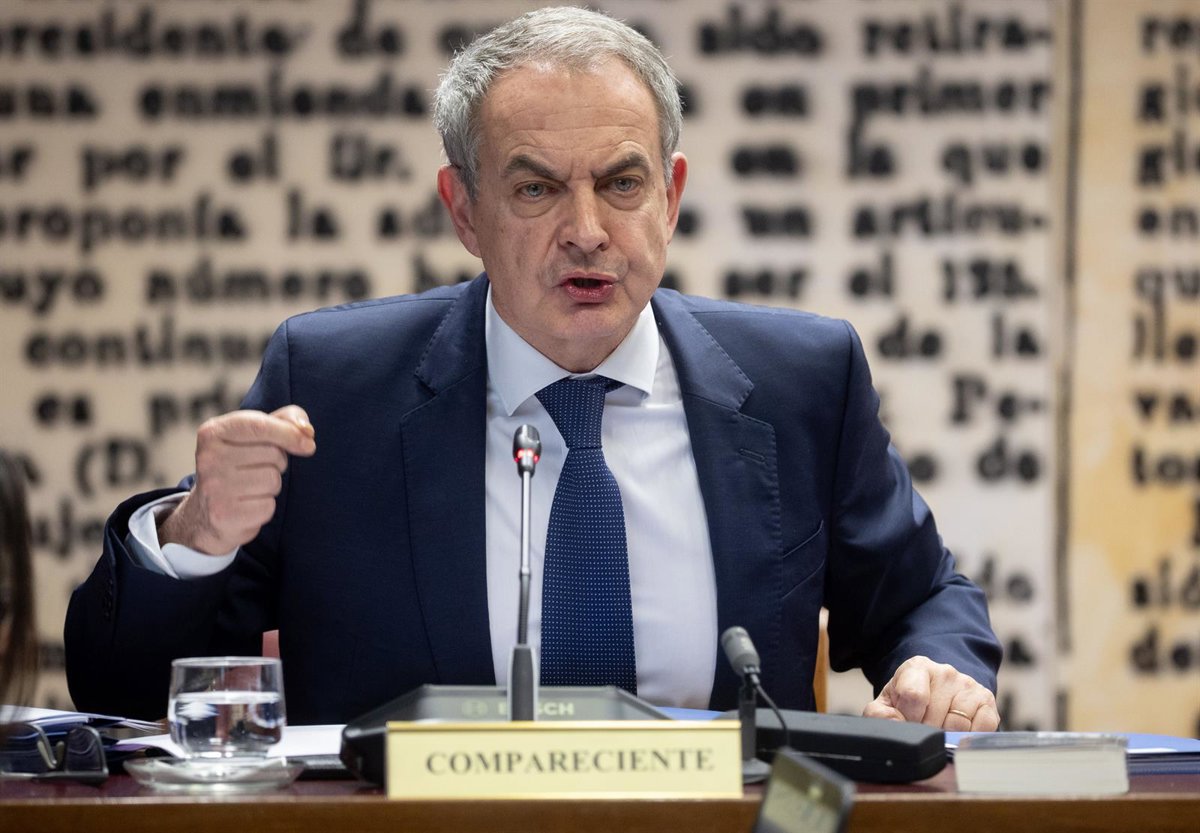 Zapatero critica las "conjeturas absurdas" de la UDEF y atribuye las acusaciones a su apoyo a