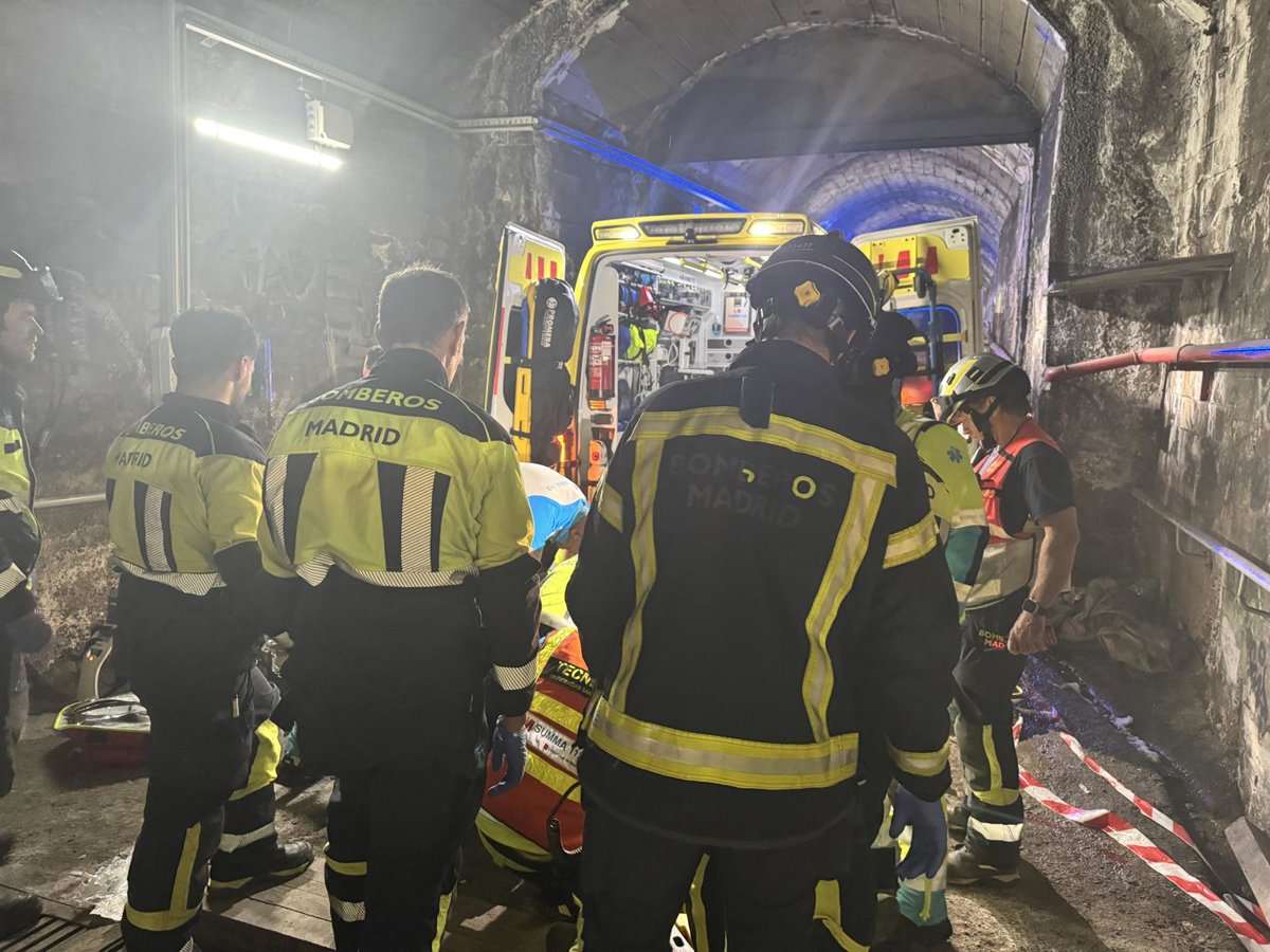 Fallece un operario en un túnel de Cercanías Madrid tras ser impactado por una retroexcavadora