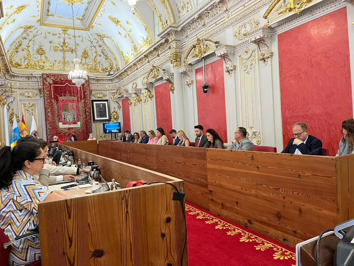 Las Palmas de Gran Canaria rinde homenaje a 16 personas y entidades en su 548º aniversario,
