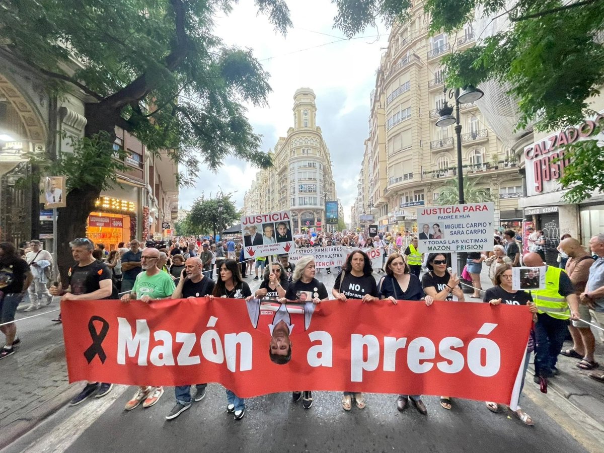 Protesta exige aclaraciones sobre la gestión de Mazón en la dana: "aún desconocemos la verdad