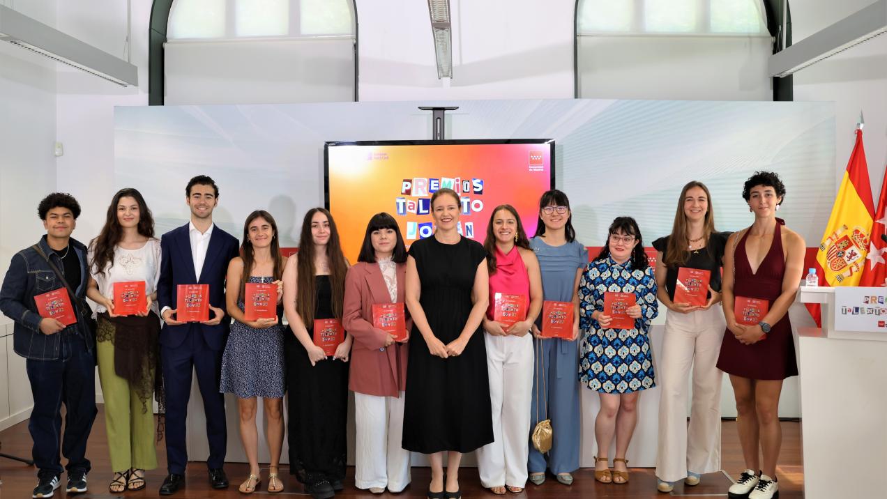 La Comunidad de Madrid premia a 15 jóvenes por su solidaridad, tolerancia y superación personal