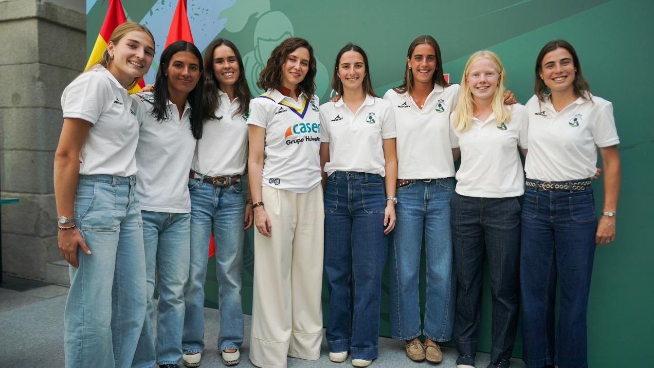 Díaz Ayuso celebra el logro de los equipos de hockey hierba del Real Club de Campo: "Hacéis