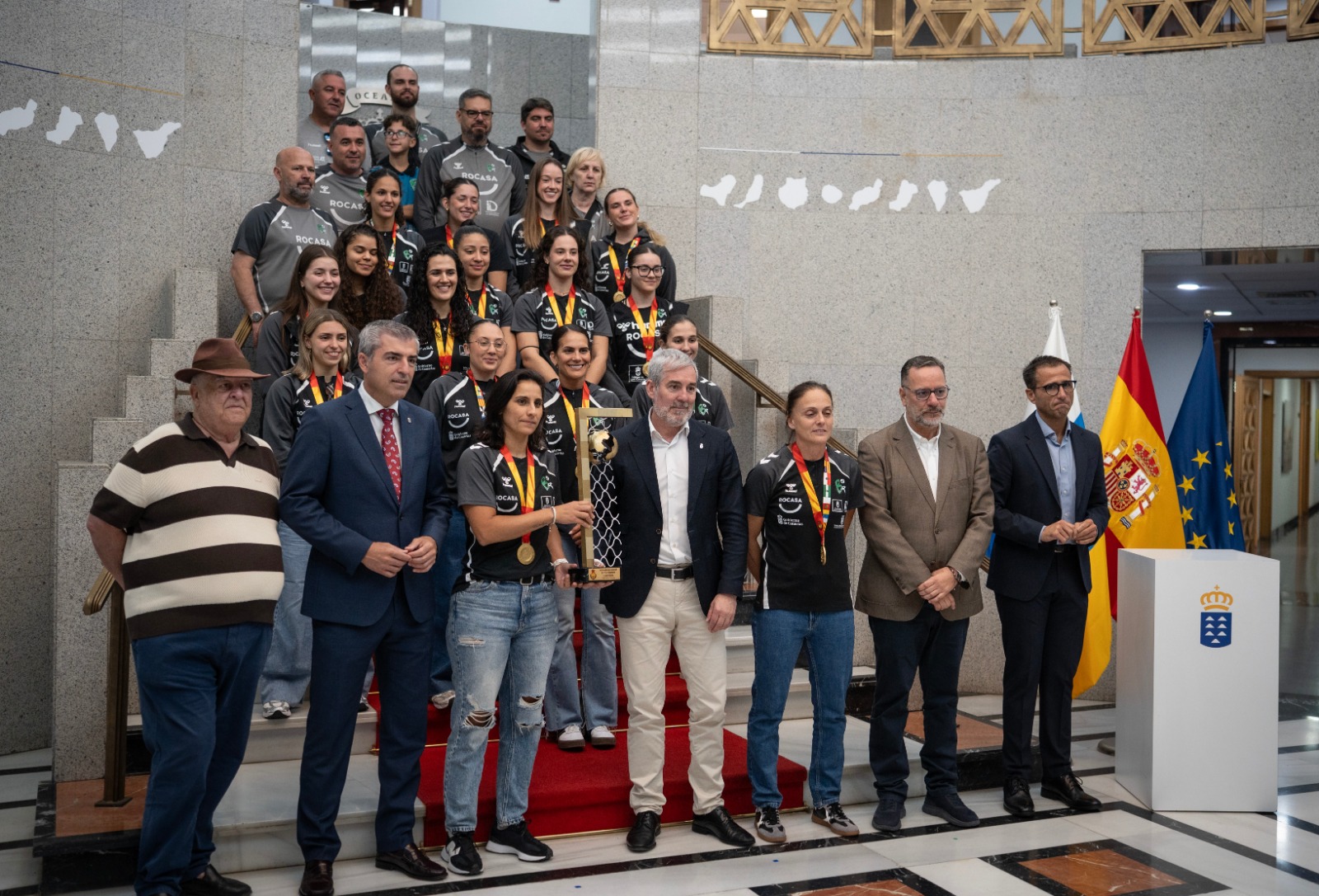 Clavijo resalta el regreso del Rocasa Gran Canaria a la élite del balonmano femenino