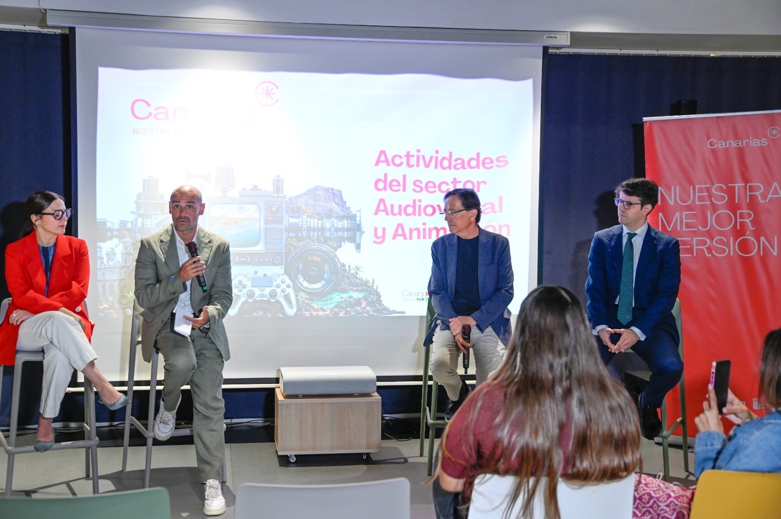 El sector audiovisual de Canarias se presenta de manera unificada en su…