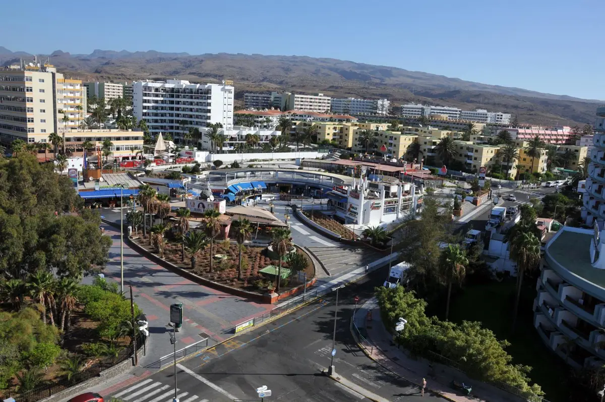 Las pernoctaciones en apartamentos turísticos de Canarias disminuyen un 11,9% en abril, llegando a