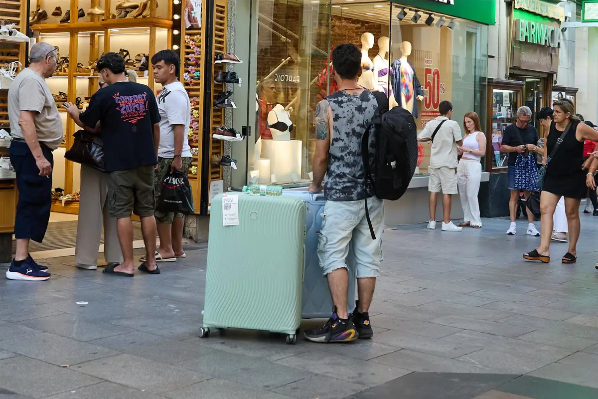 Canarias recibe 5,69 millones de turistas hasta abril, con un gasto de 8.737 millones, un 0,38%