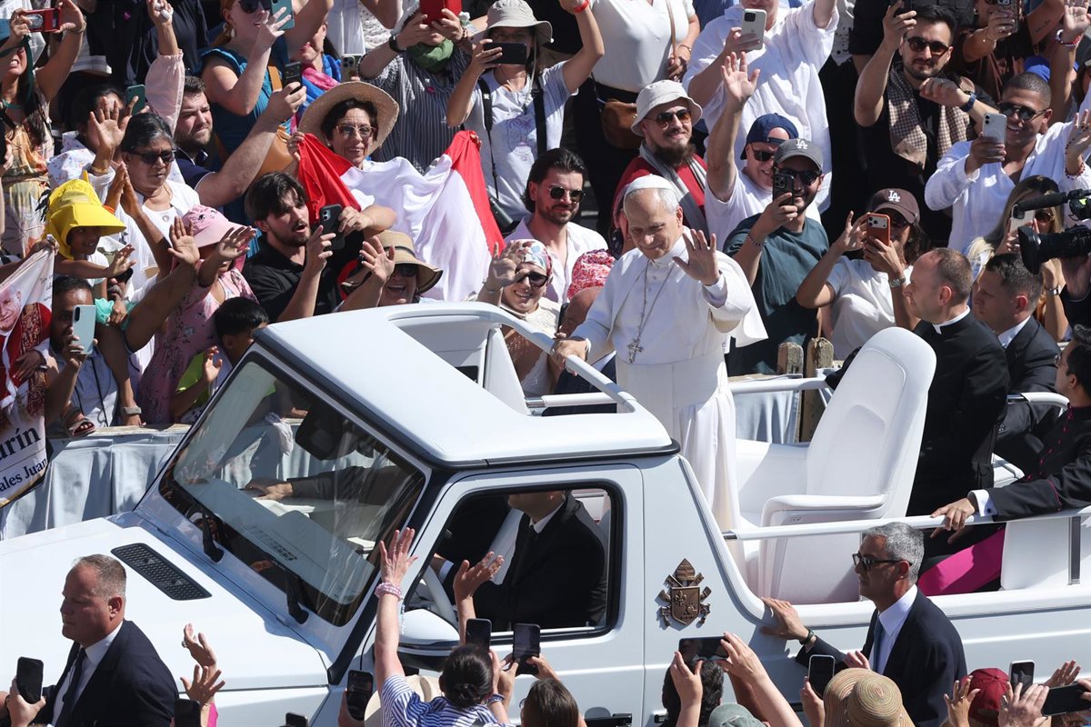 Los seis trayectos del papamóvil en Madrid permiten a los fieles saludarle y compartir su fe