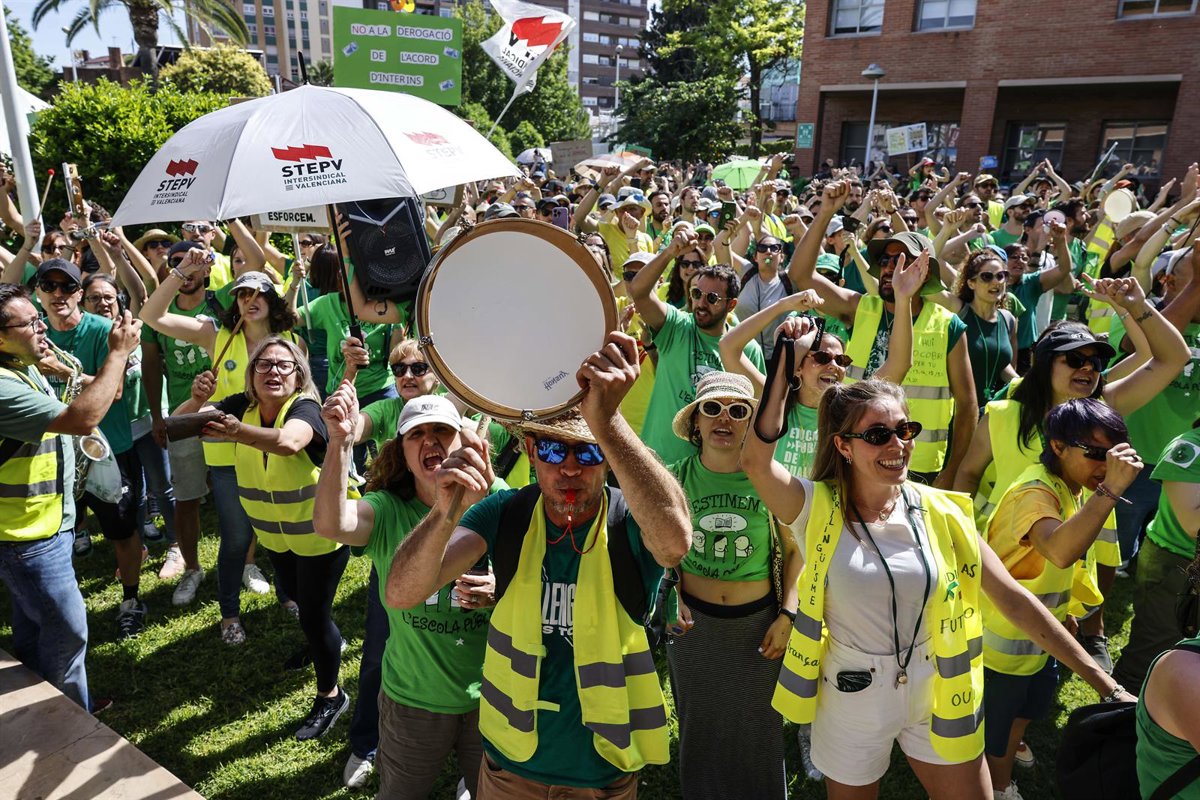 Sindicatos inician consulta sobre la propuesta de EducaciónBombas Gens, disponible hasta mañana a