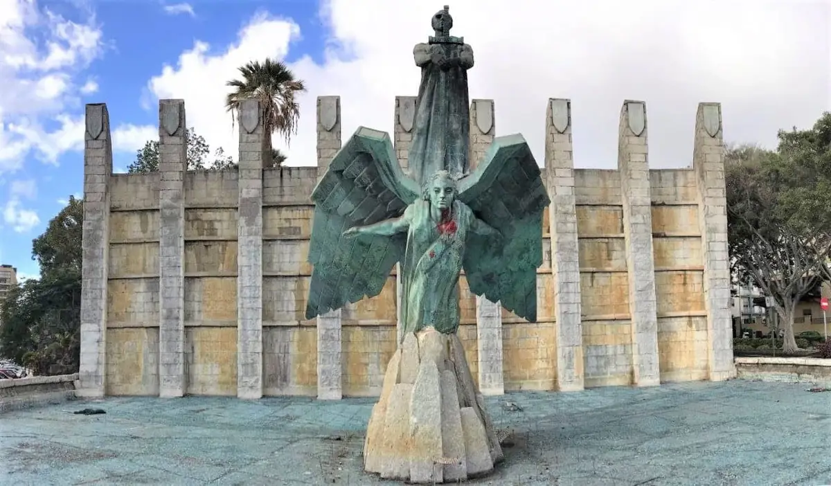 El Consejo de Patrimonio Cultural de Canarias desestima declarar BIC el monumento a Franco