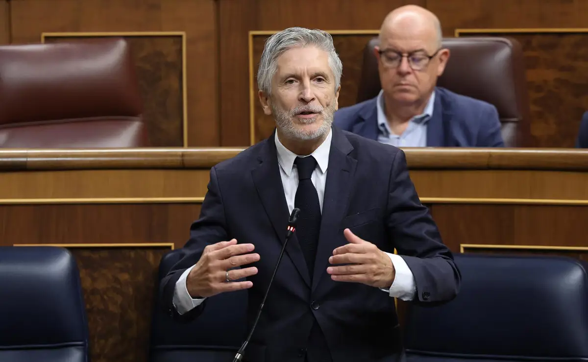 Marlaska aclara que "ni UCO ni UDEF dictan sentencias" y menciona la investigación de una cloaca