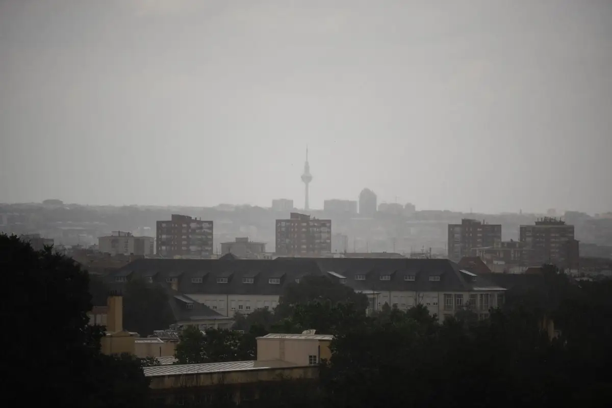 Aviso de alerta amarilla por calor extremo en toda la región y posibles tormentas en el sur